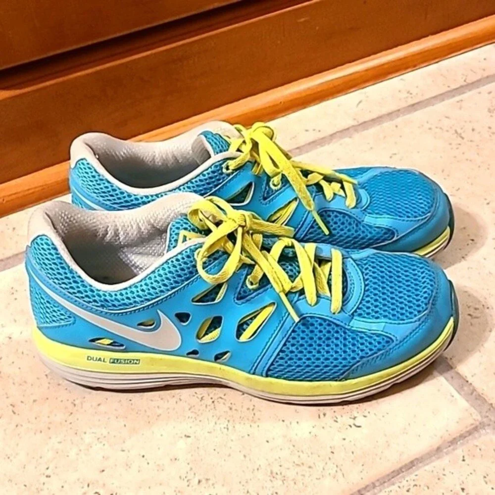 Nike Women's Dual Fusion Lite Platinum Turquoise Sneakers 599560-403 Size 8.5